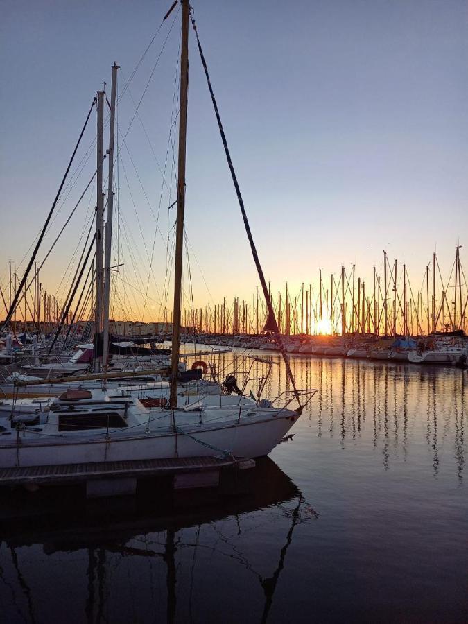 Le Clin D'Oeil Sur Le Port. Appartement Gruissan Buitenkant foto